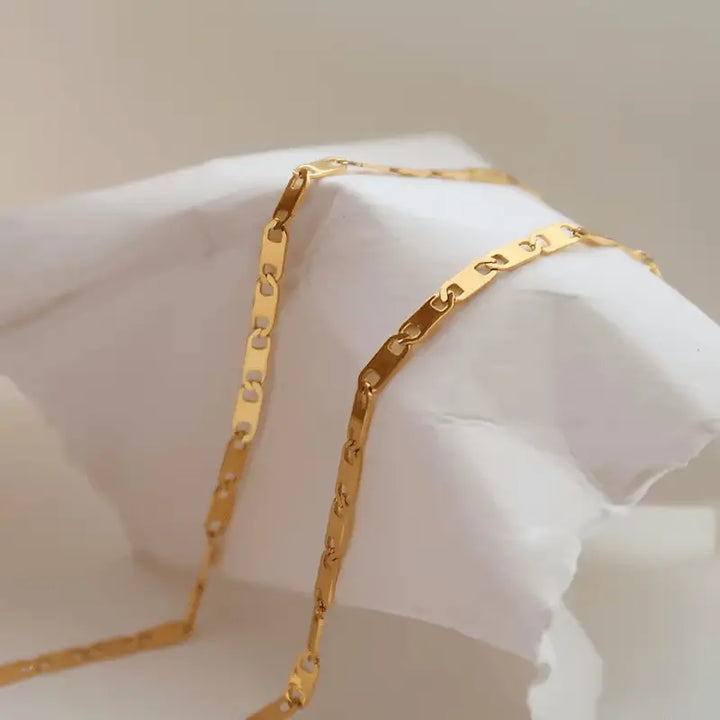 Snout Splicing Choker Necklace – 18KT Gold Plated - Krystal Touch