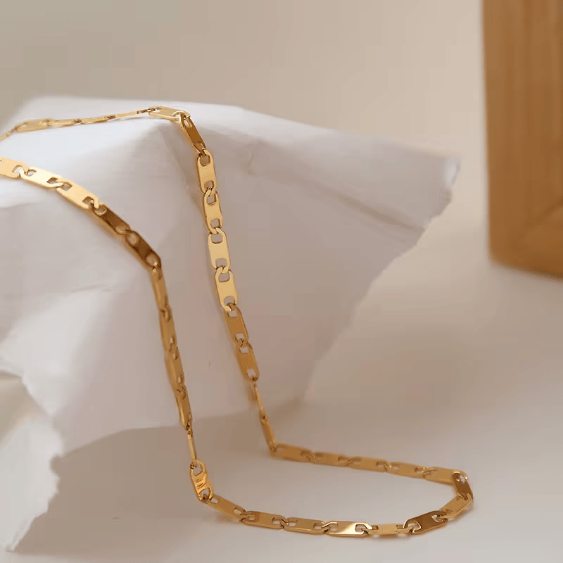 Snout Splicing Choker Necklace – 18KT Gold Plated Krystal Touch