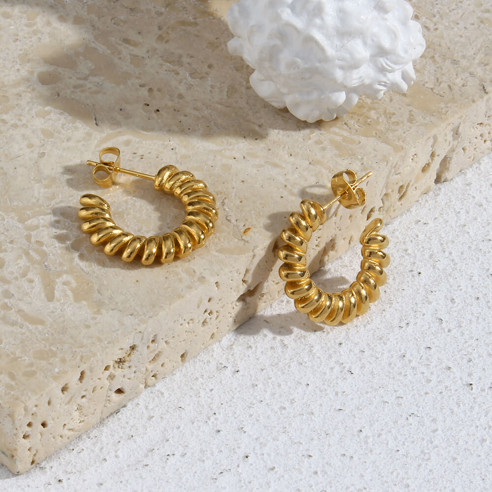 Twisted Spring Touch - 18KT Gold