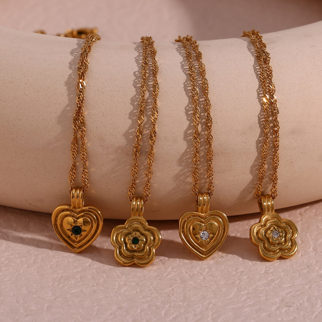 Fashion Concentric Flower Necklaces - 18KT Gold Plated