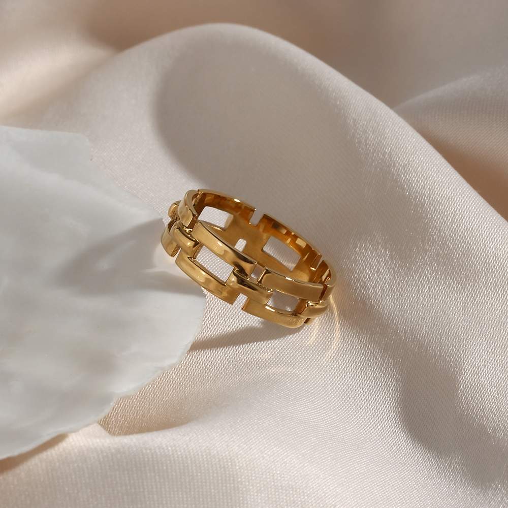 Sleek Geo Hollow Ring – 18KT Gold Plated Krystal Touch