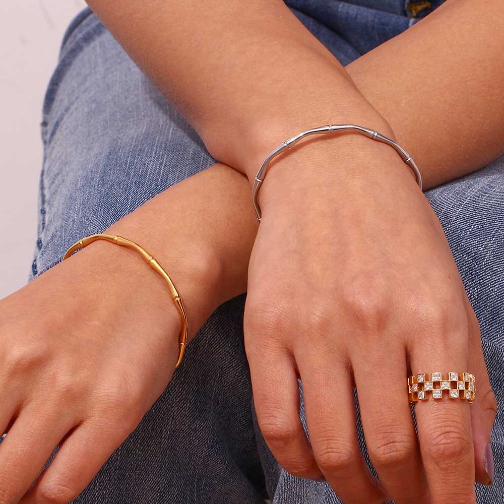 Bamboo Shape Clasp - 18KT Gold Plated - Krystal Touch