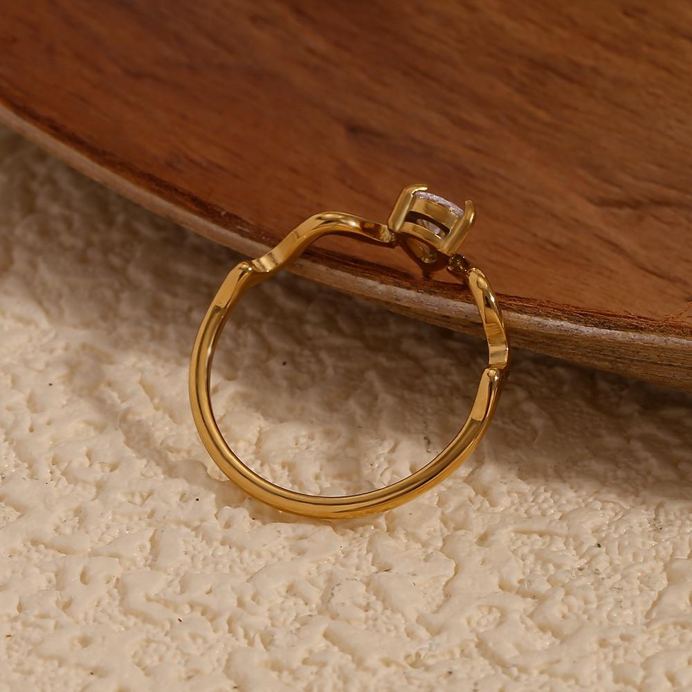 Twisted Dewdrop Ring – 18KT Gold Plated Krystal Touch
