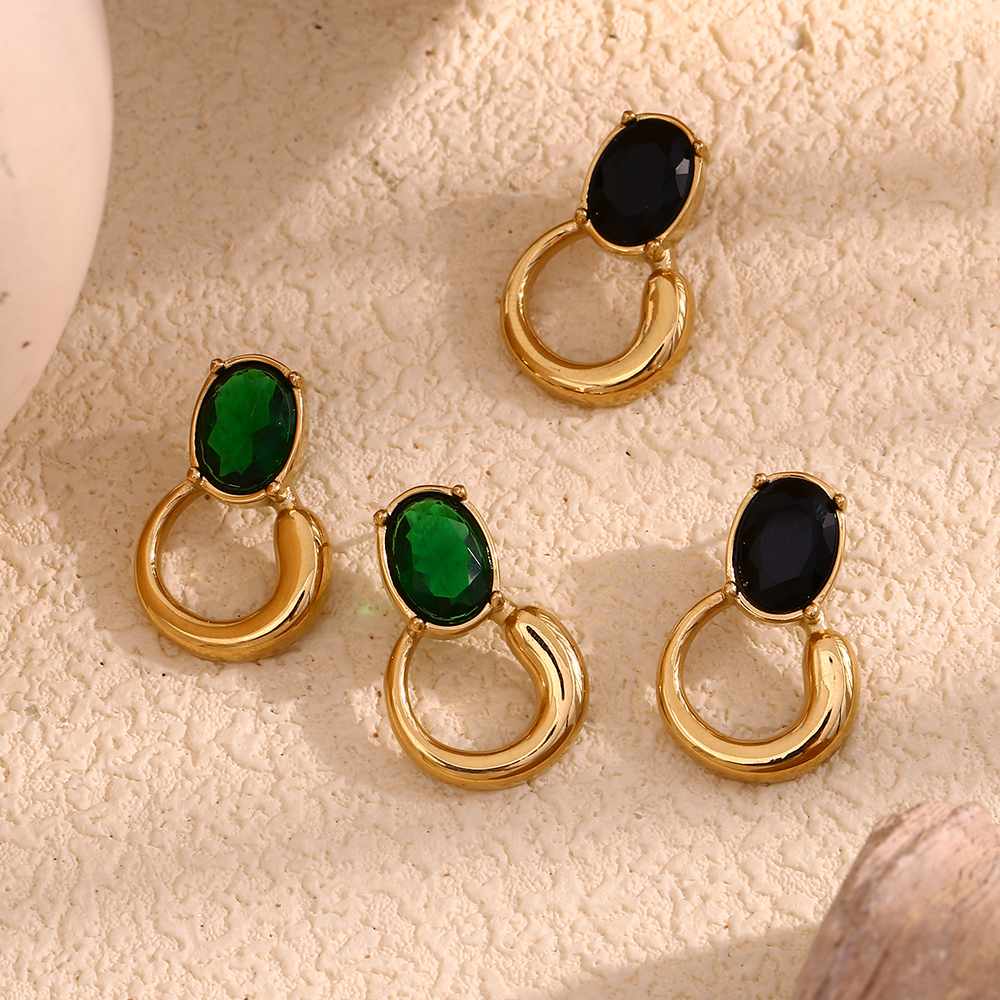 Vintage Onyx & Emerald Stud Earrings – 18KT Gold Plated - Krystal Touch