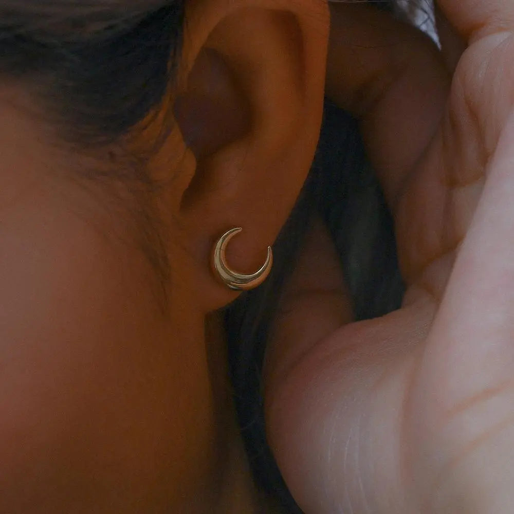 Small Moon Horn Stud -18KT Gold Plated - Krystal Touch