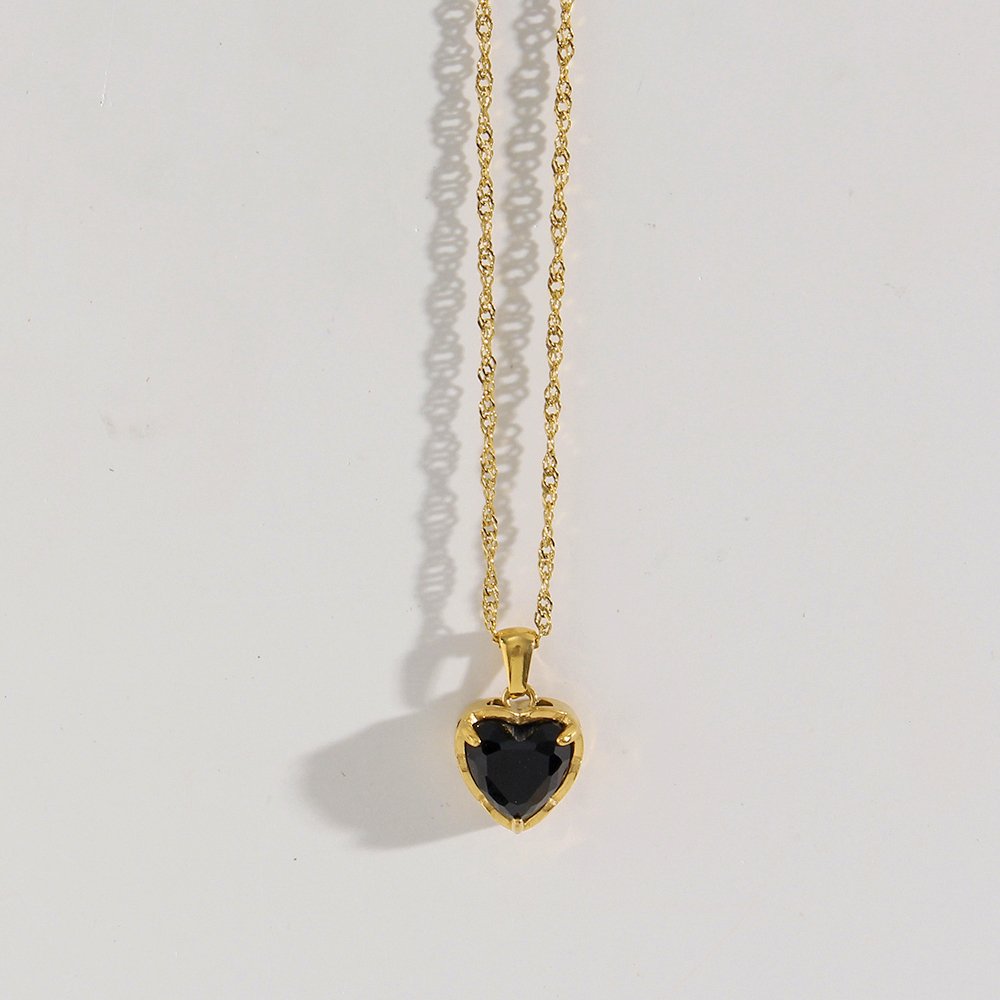 Zircon Black Stone Heart Pendant Krystal Touch