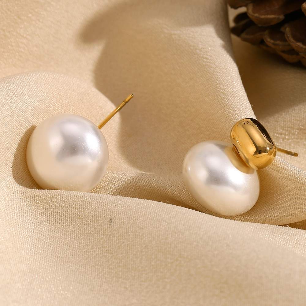 Pearl Stud Earrings – 18KT Gold Plated Krystal Touch