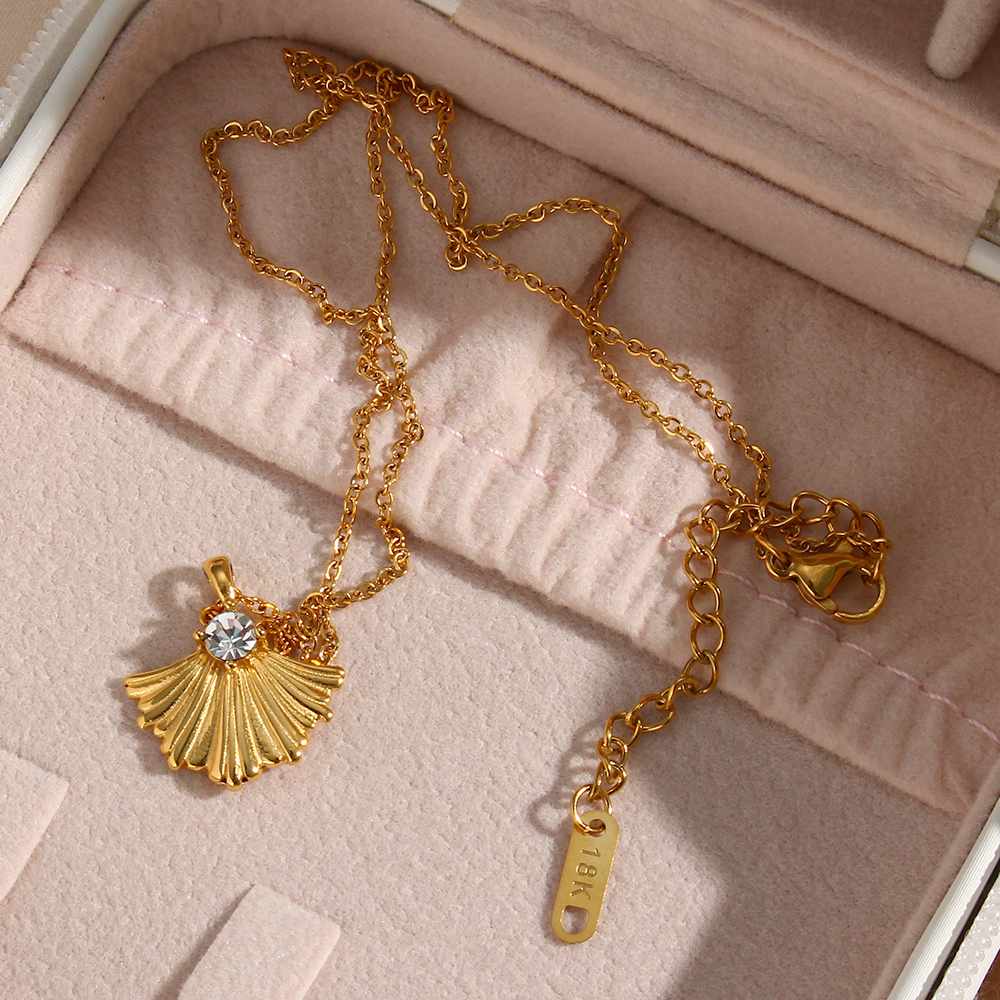 Lucky Leaf Necklace - 18KT Gold Plated Krystal Touch