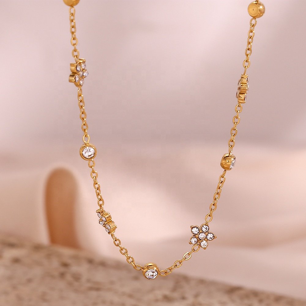 Elegant Floral Touch Necklace - 18KT Gold Plated Krystal Touch