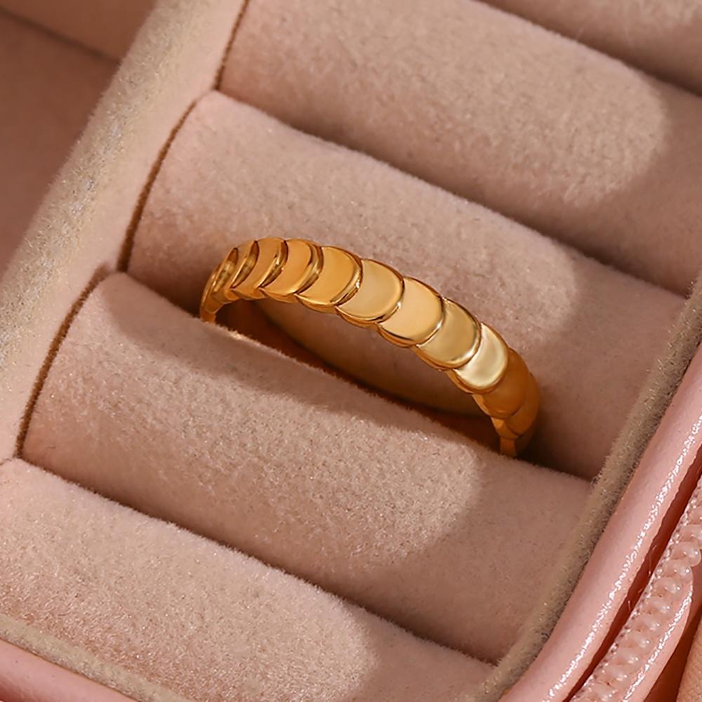 Golden Fish Scale Ring – 18KT Gold Plated Krystal Touch