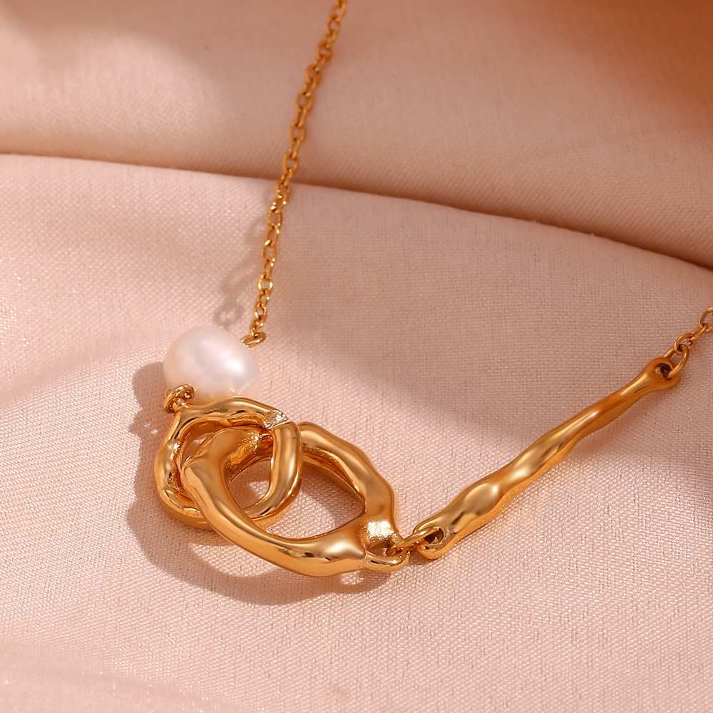 Vintage Circle Pearl Necklace - 18KT Gold Plated Krystal Touch