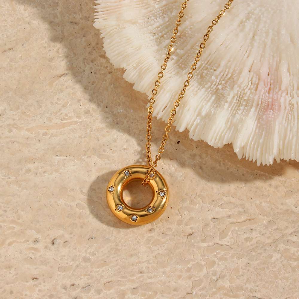 Elegant Donut Shaped Chunky Pendant Earring Set - 18k Gold Plated