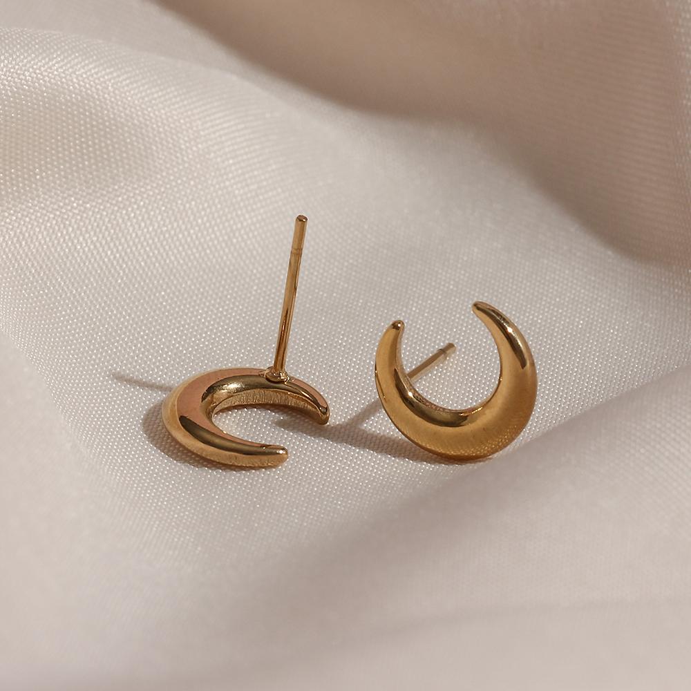 Small Moon Horn Stud -18KT Gold Plated