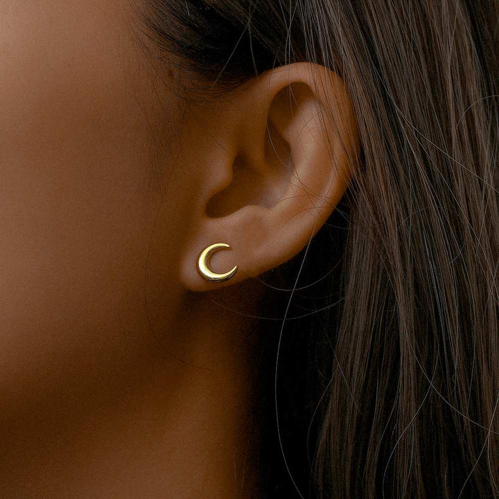 Small Moon Horn Stud -18KT Gold Plated
