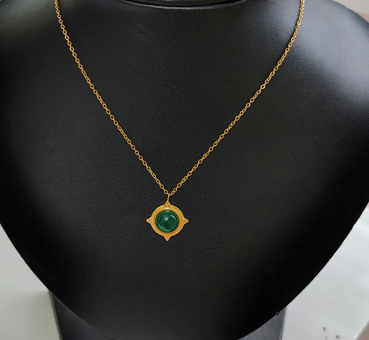 Green Agate Star Necklace – 18KT Gold Plated Krystal Touch