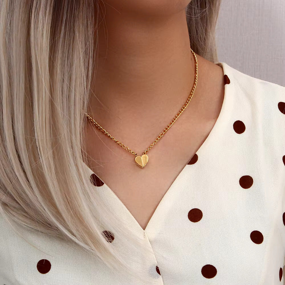 Magnetic Heart Necklace - 18KT Gold Plated Krystal Touch